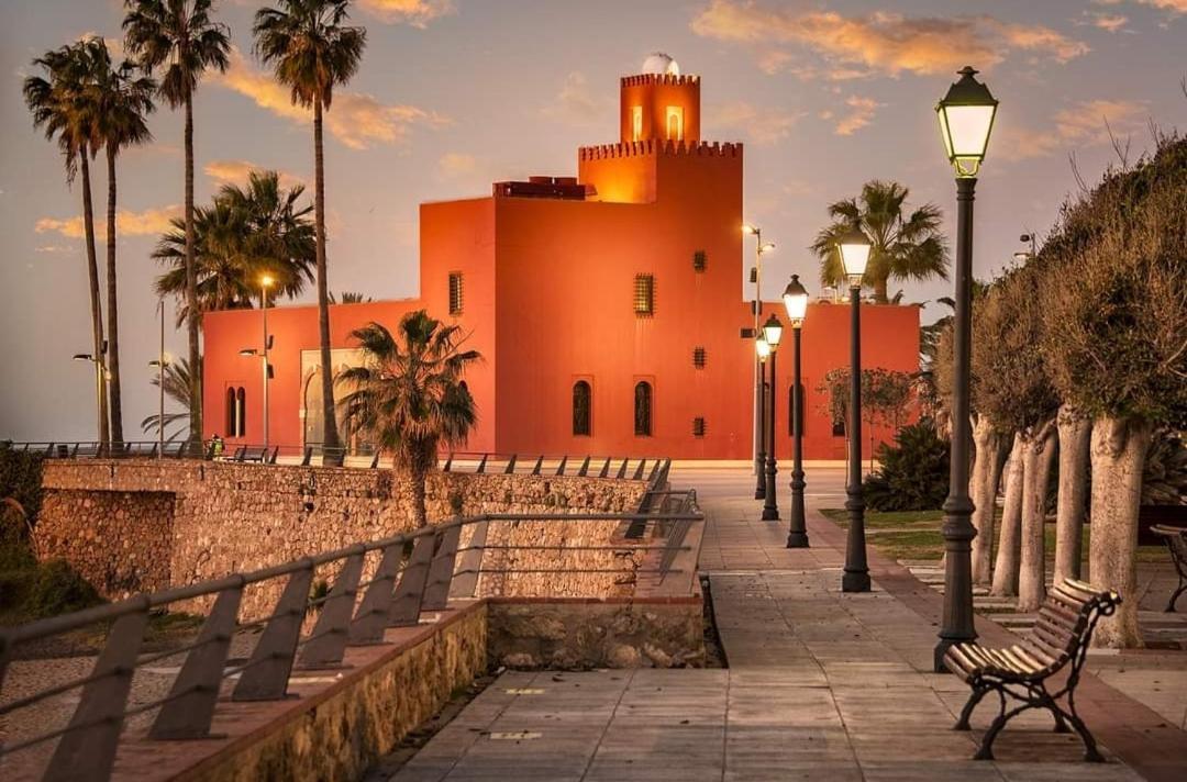 El Estudio De La Playa Benalbeach Vistas Al Mar Benalmádena Exterior foto