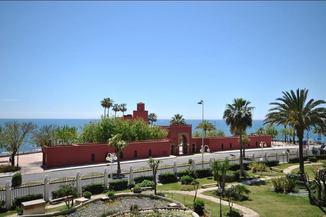 El Estudio De La Playa Benalbeach Vistas Al Mar Benalmádena Exterior foto